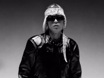 Black-and-white promotional image for Simon Dominic’s [ONYX] LP rollout.